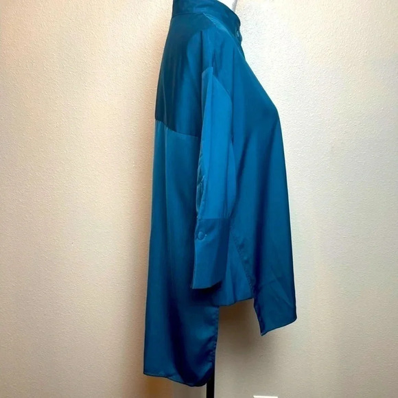 WHO What Wear low turtleneck, button up shirt, 3/4 length sleeves. - Picture 3 of 9